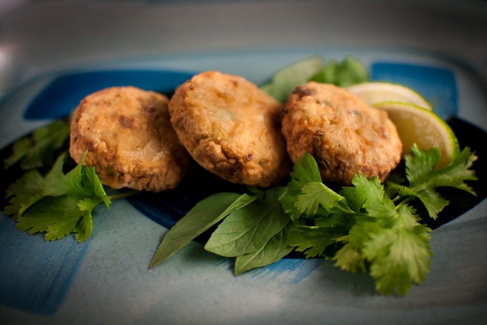 Mild Thai fish cakes that can be made without a processor or deep fryer! One of a series of easy and flavoursome half hour family recipes using 10 ingredients.