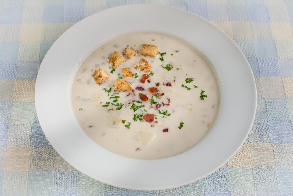 Clam chowder is an American classic. You will find it on the menu at any American restaurant. And if it's not written on the menu, you can safely assume that it will appear by default at the soup and salad bar. 