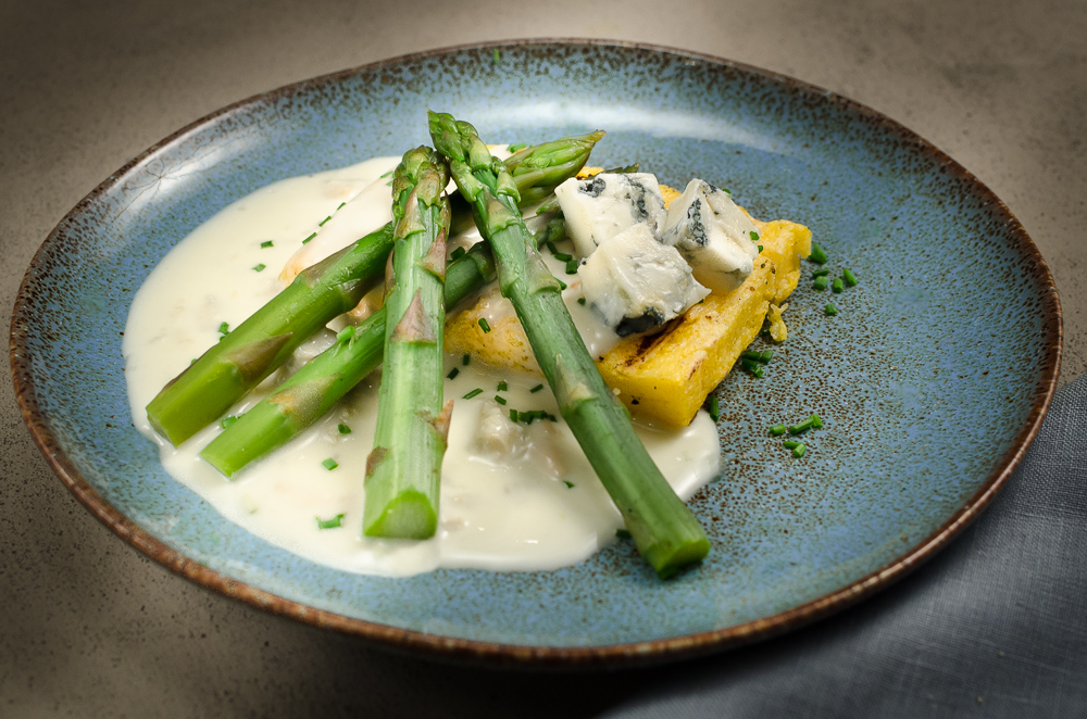 Well, what do you know, here's a taste combination from out of the blue! Asparagus and dolci Gorgonzola. Add grilled polenta and well-paired wine and you will be in Italian food heaven.  